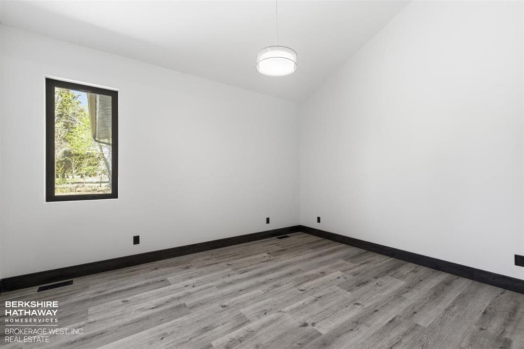 2301 Songbird Ct — photo 19 of 25