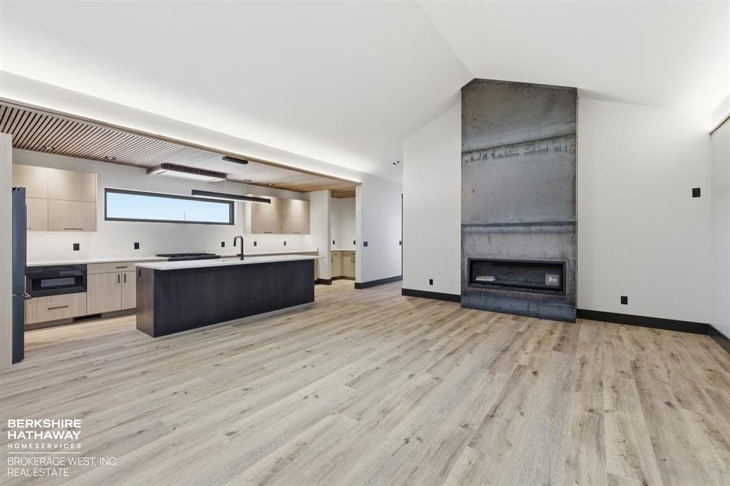2301 Songbird Ct — photo 6 of 25