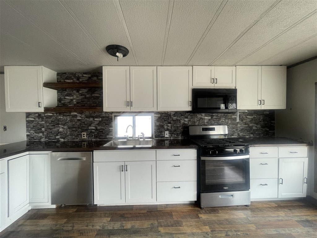 333 S S Jones St — photo 2 of 20