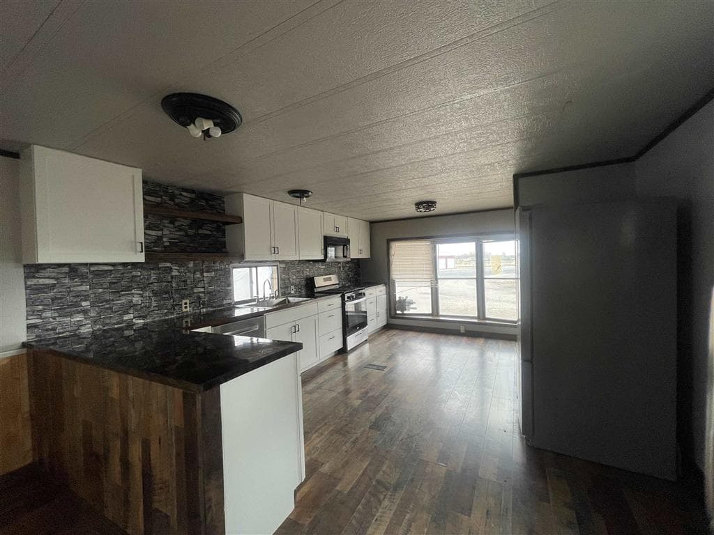 333 S S Jones St — photo 8 of 20