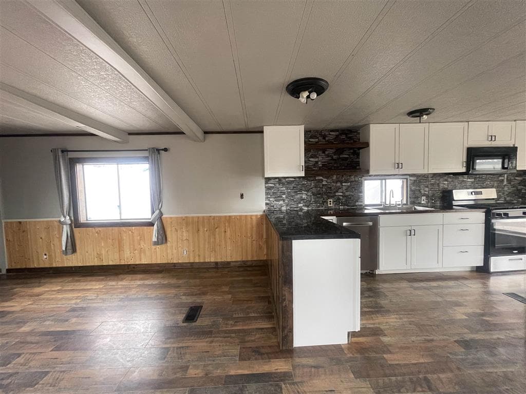 333 S S Jones St — photo 9 of 20