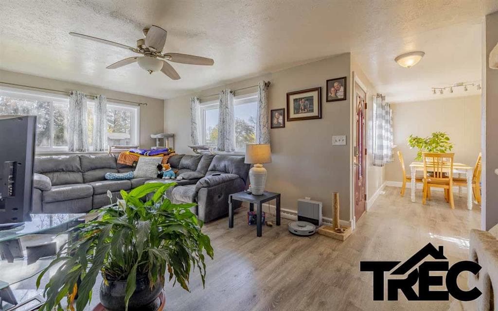 542 Cary St — photo 2 of 25
