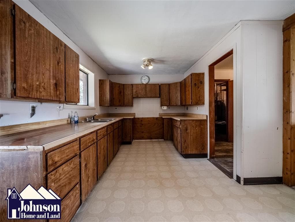 317 Cedar Ave — photo 4 of 25