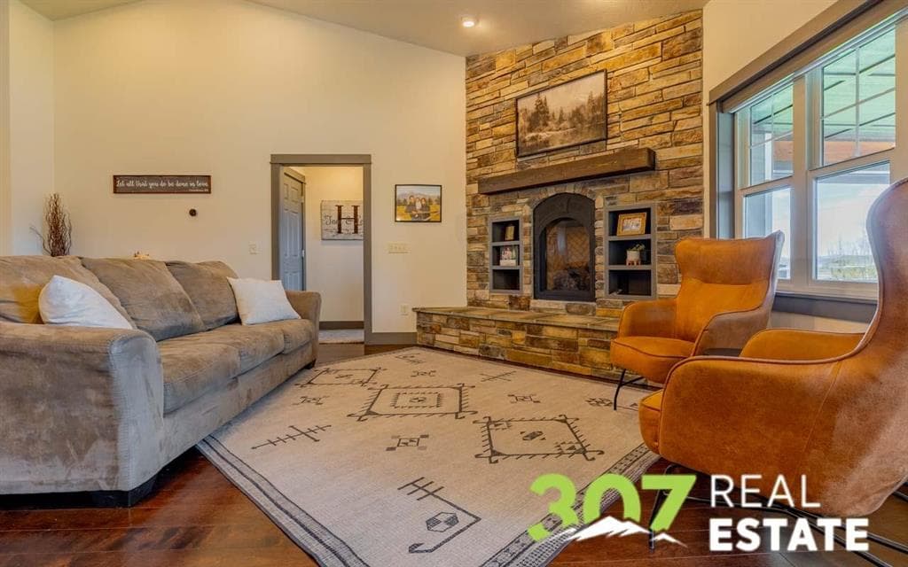 28 Gerber Ln — photo 4 of 25