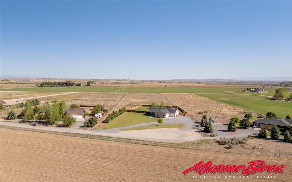 31 Iron Creek Drive — photo 4 of 25