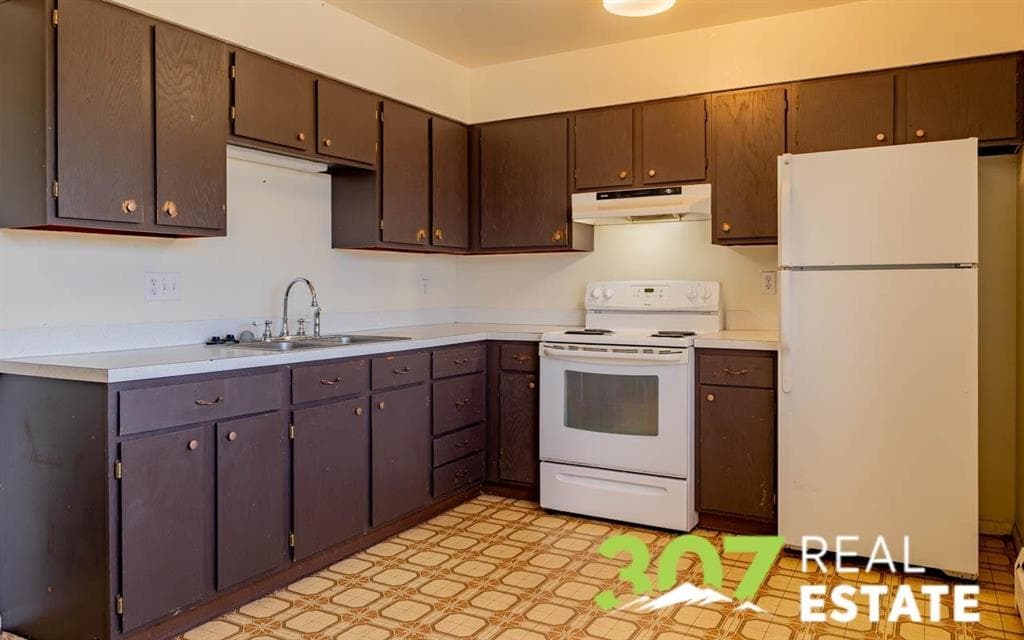 1649 N Park Dr — photo 3 of 24