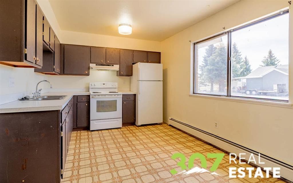 1649 N Park Dr — photo 4 of 24