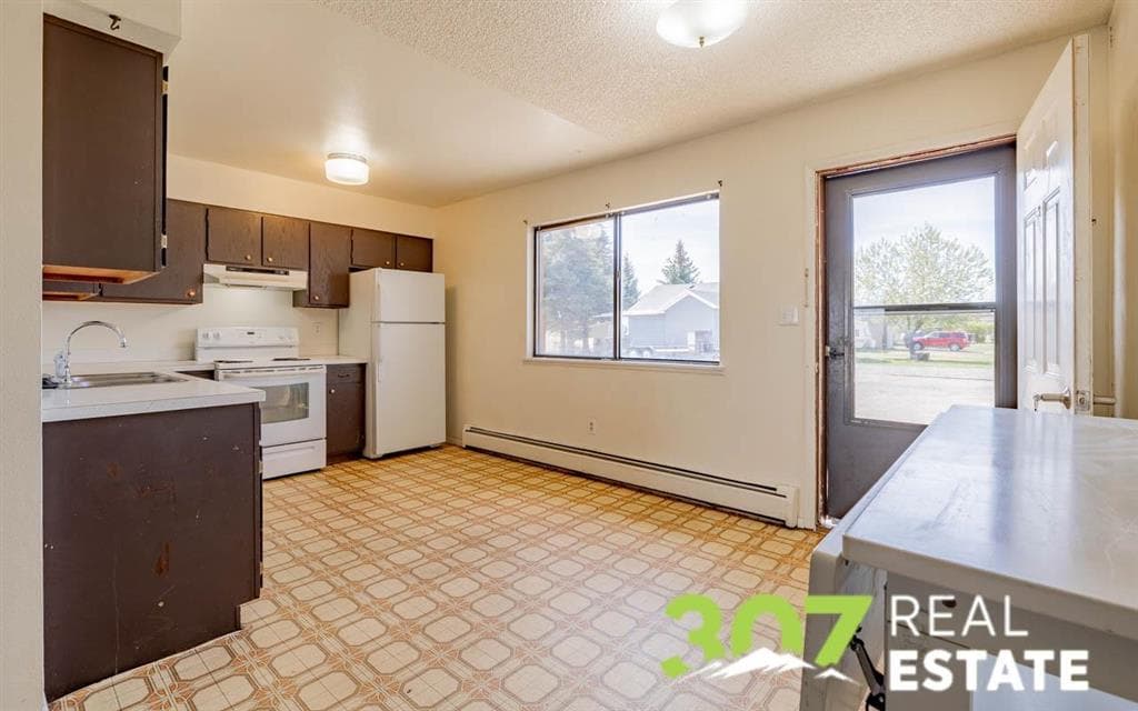1649 N Park Dr — photo 5 of 24