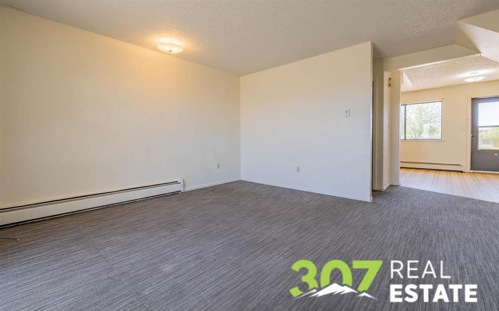 1649 N Park Dr — photo 8 of 24