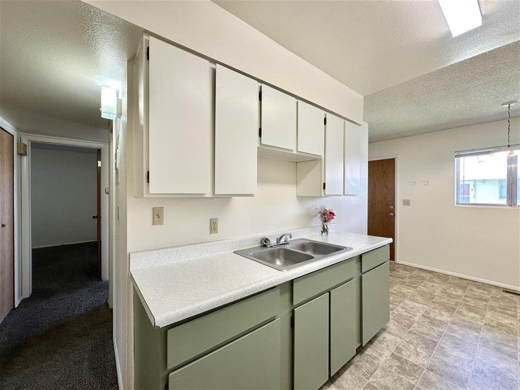716 E 5th St — photo 11 of 22
