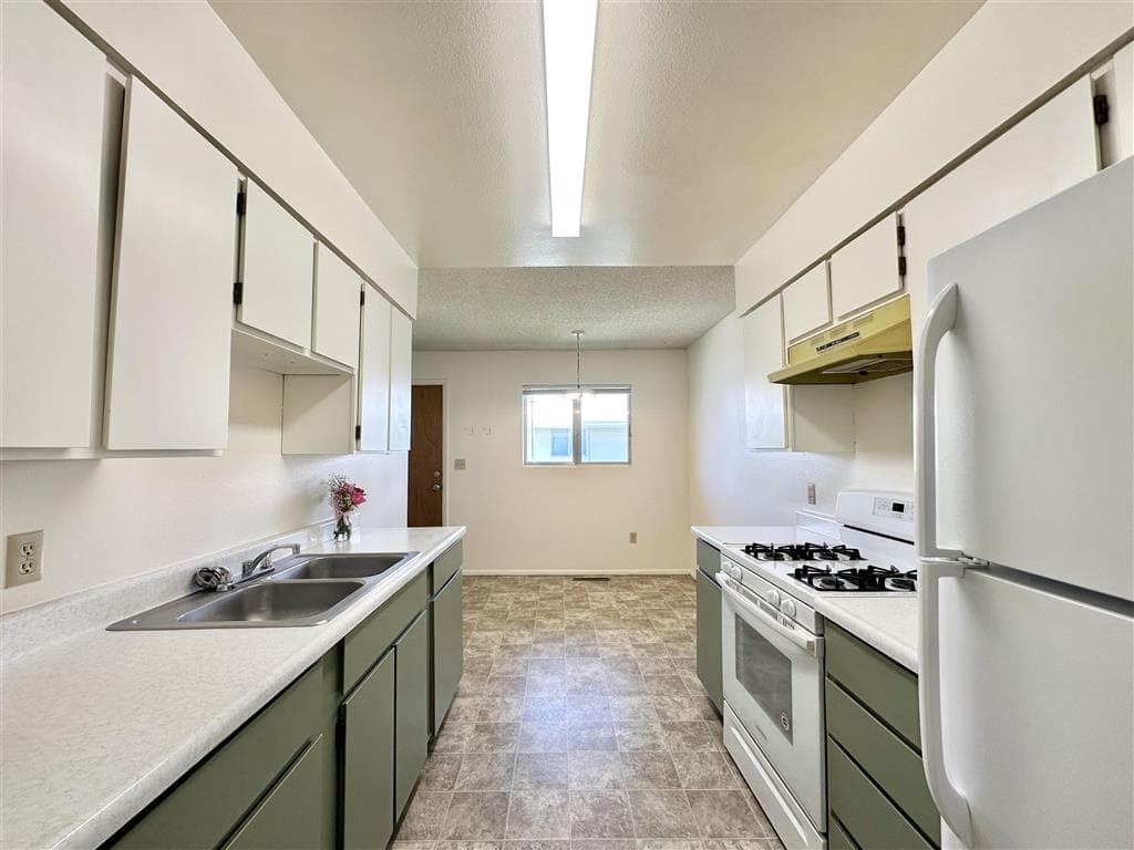 716 E 5th St — photo 12 of 22
