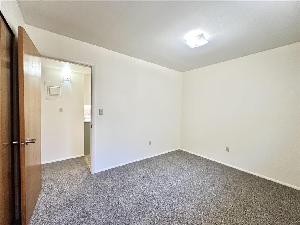 716 E 5th St — photo 19 of 22