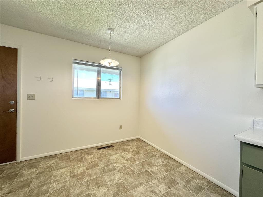 716 E 5th St — photo 7 of 22