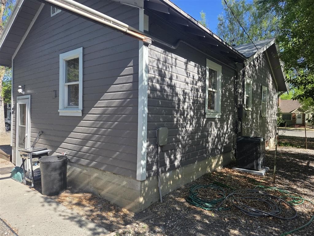 225 N 13th St — photo 8 of 24