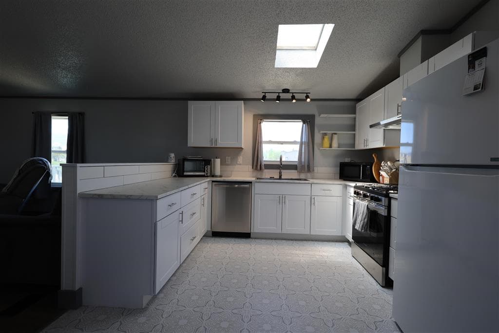 24 Oak Dr — photo 5 of 25