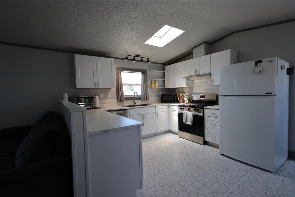 24 Oak Dr — photo 6 of 25