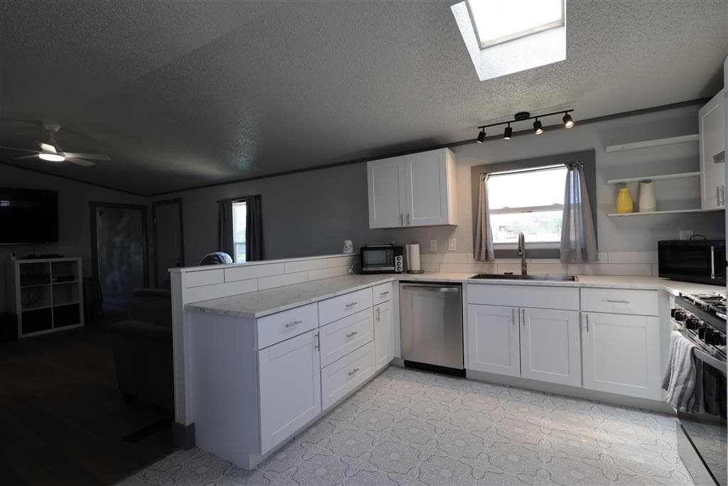24 Oak Dr — photo 7 of 25