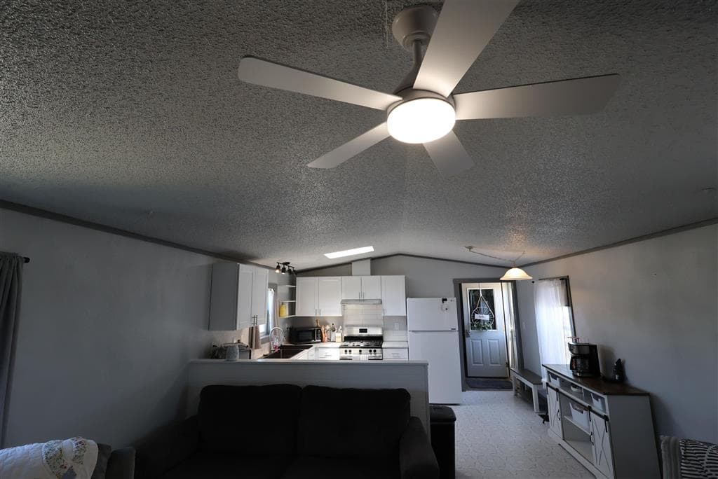 24 Oak Dr — photo 9 of 25