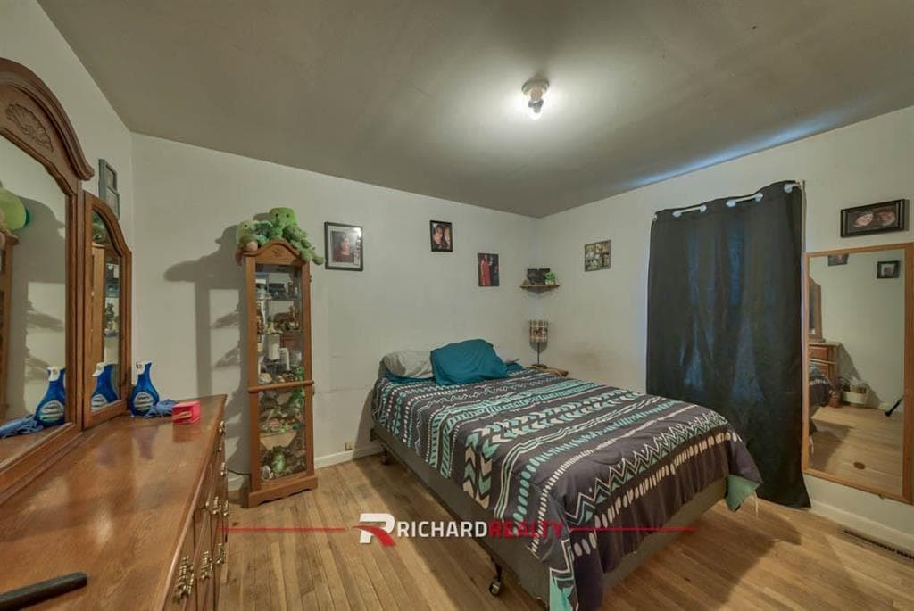 747 E Jefferson St — photo 11 of 25