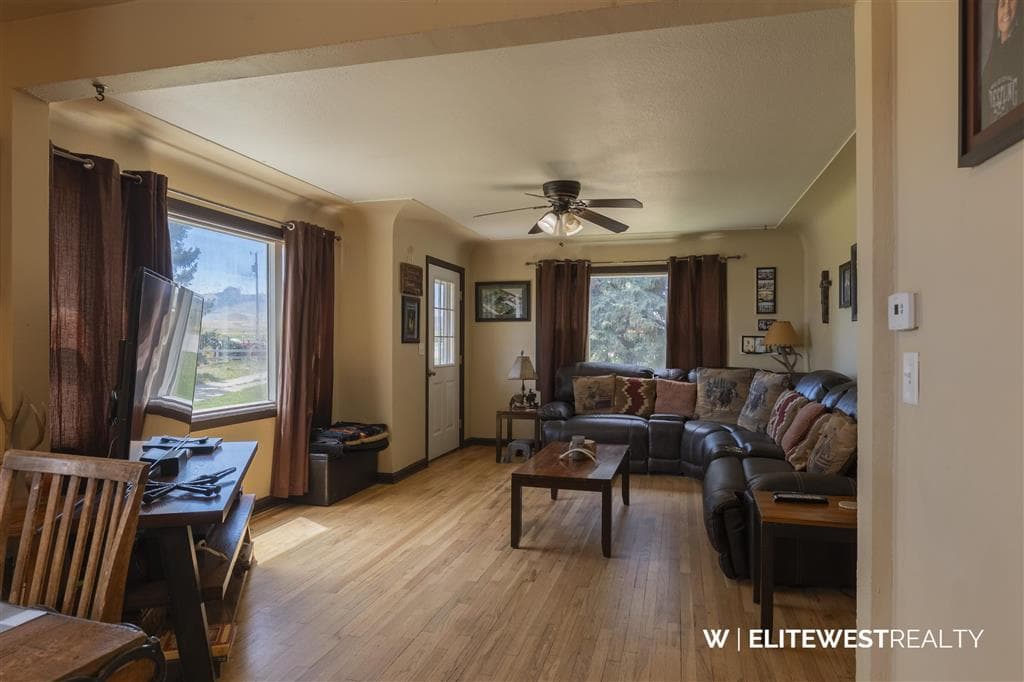 1083 Road 22 — photo 13 of 25