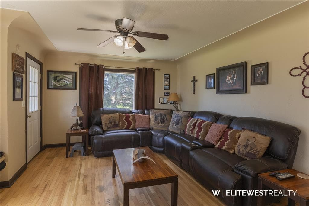 1083 Road 22 — photo 17 of 25