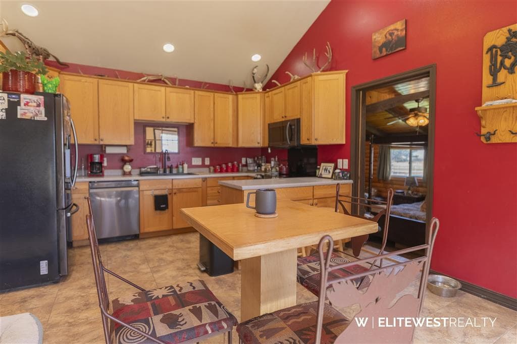1083 Road 22 — photo 7 of 25
