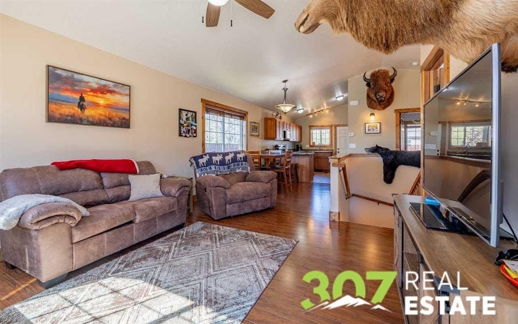 1643 Stella Ct — photo 4 of 25