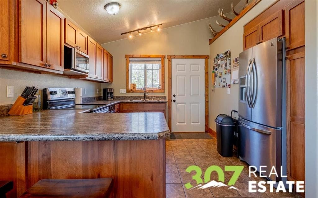 1643 Stella Ct — photo 7 of 25