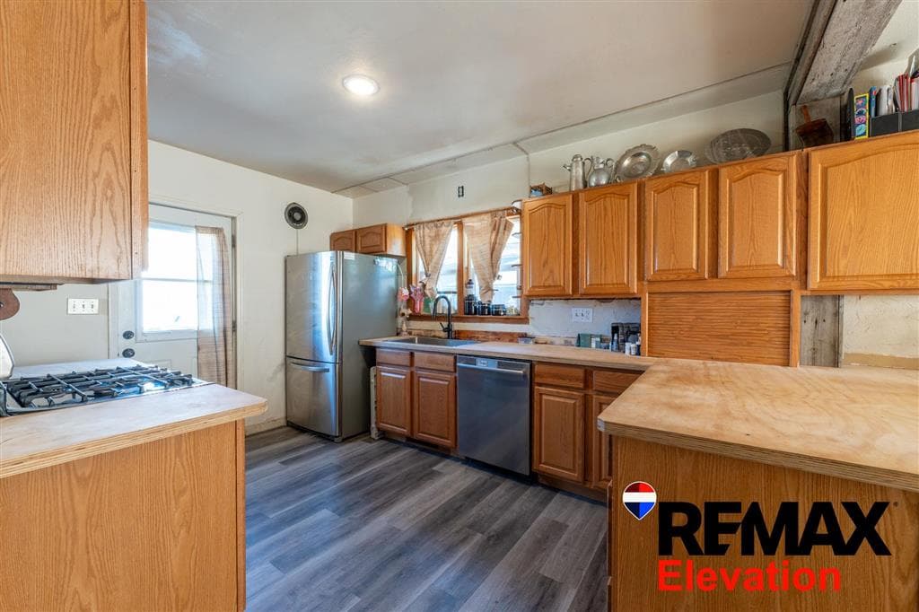 586 Nevada Ave — photo 10 of 25
