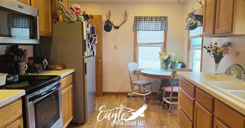 330 Idaho Ave — photo 5 of 19
