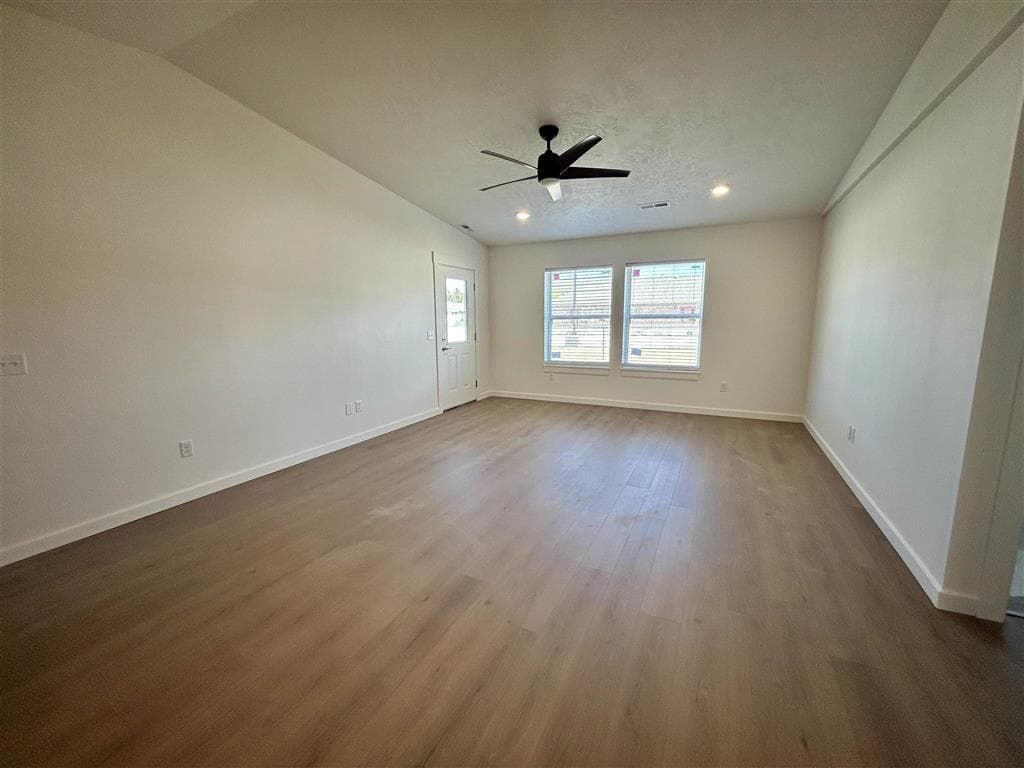 801 Cocoa Court — photo 3 of 9
