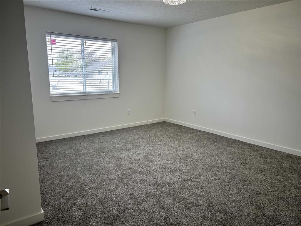 801 Cocoa Court — photo 4 of 9