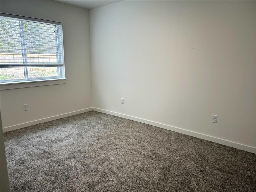 801 Cocoa Court — photo 7 of 9