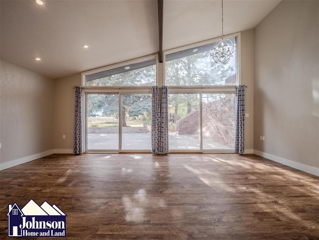 852 Garfield Ave — photo 4 of 25