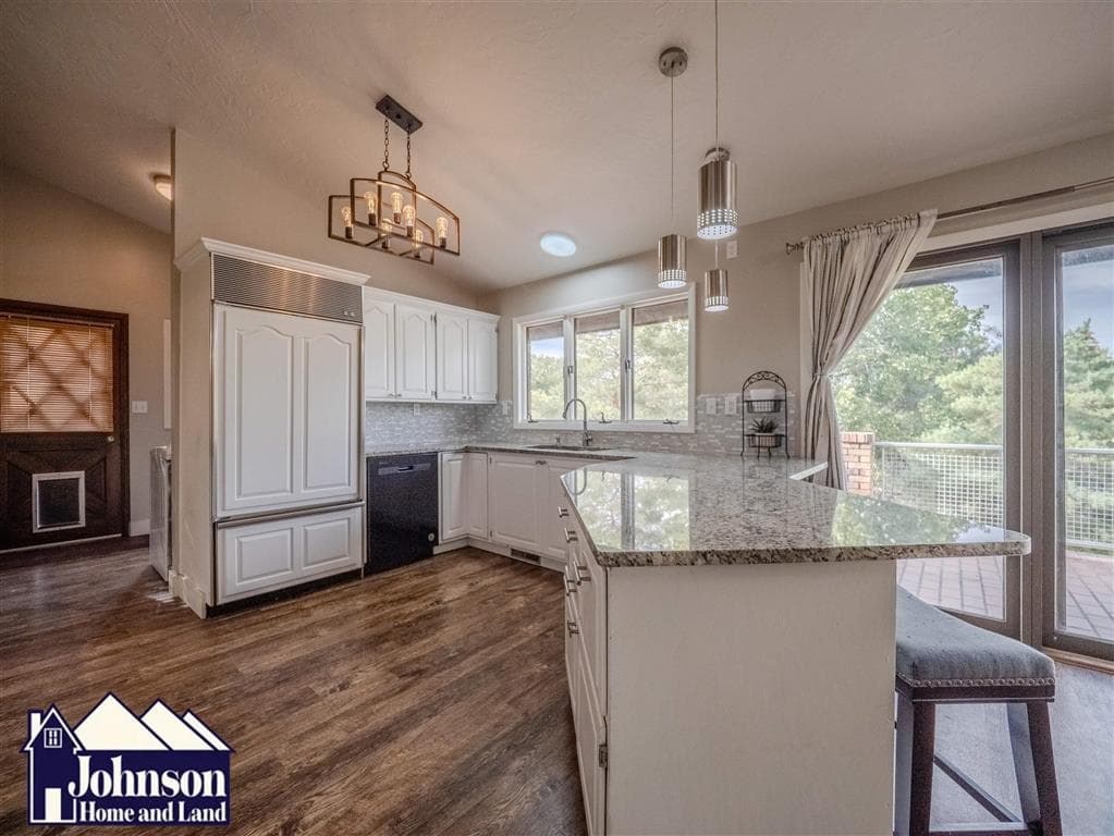 852 Garfield Ave — photo 7 of 25