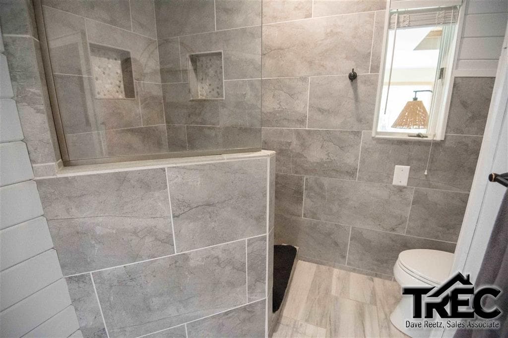 519 Avenue E — photo 18 of 25