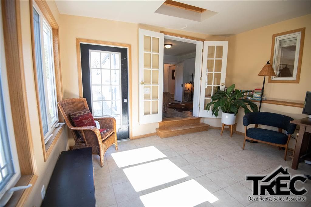 519 Avenue E — photo 21 of 25