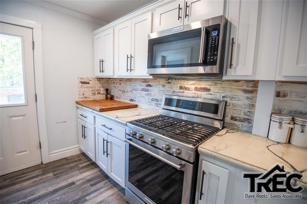 519 Avenue E — photo 10 of 25