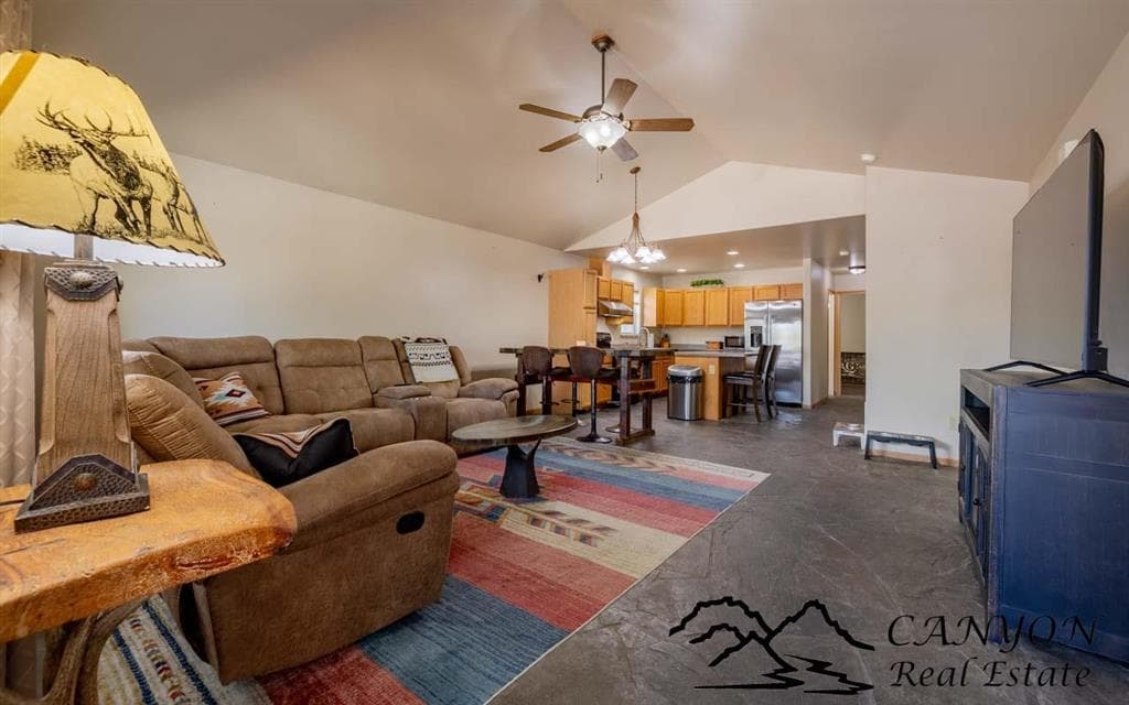 1014 Glade Ct — photo 4 of 25