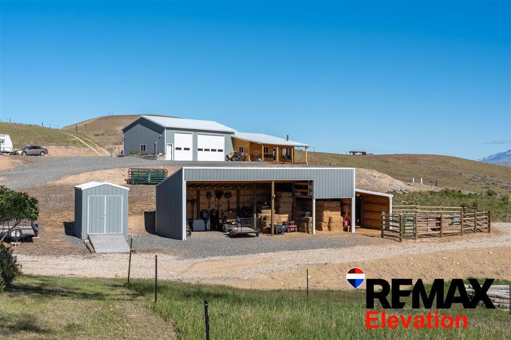 4183 Trapper Creek Rd — photo 4 of 25