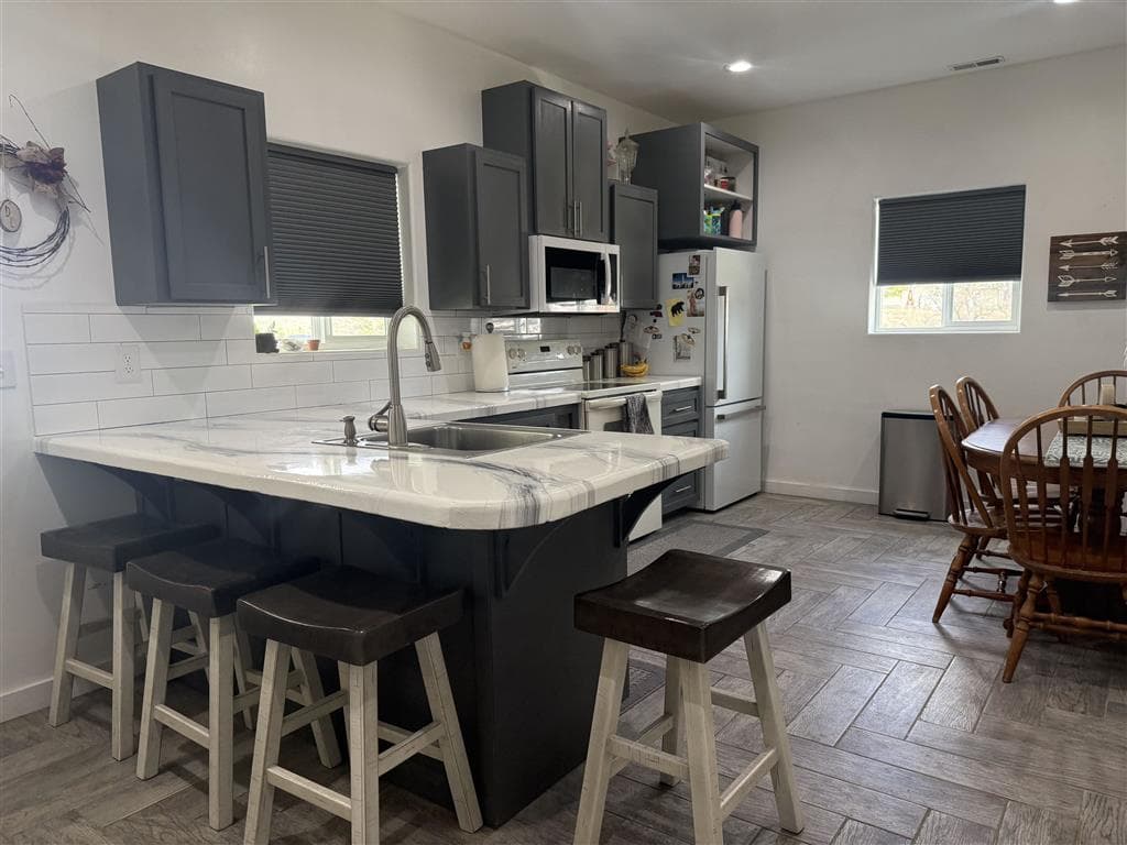 280 W Main St — photo 7 of 25