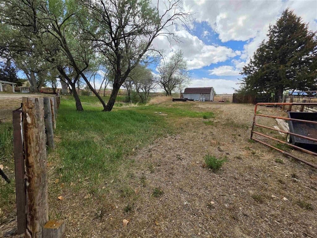 1302 Ten Mile Dr — photo 20 of 25