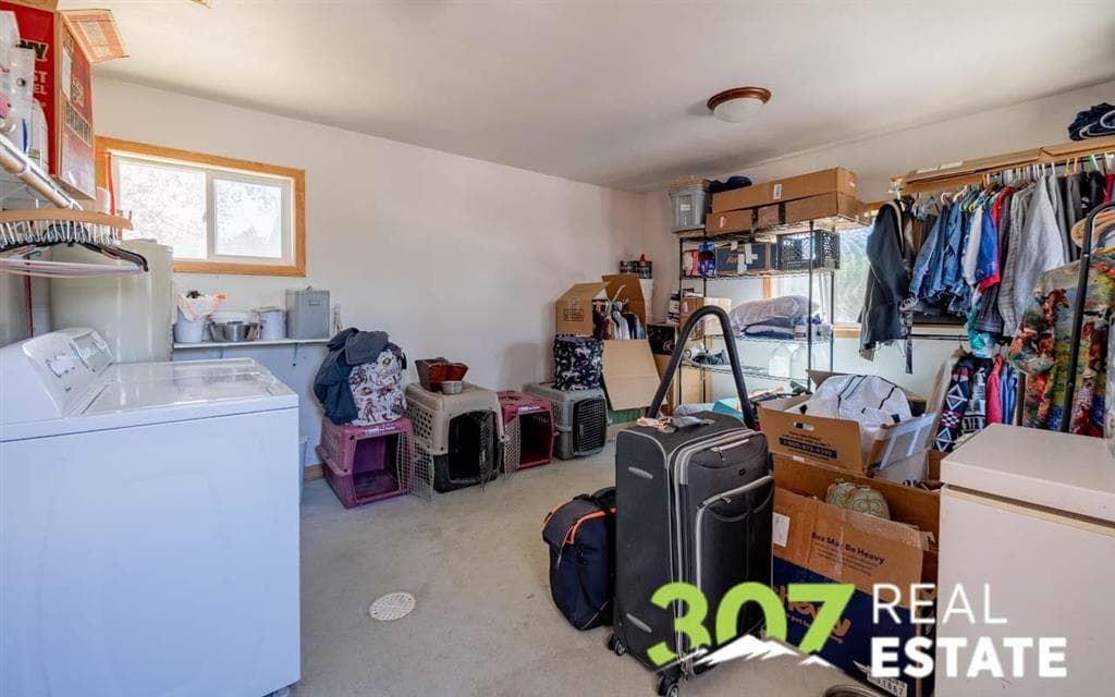 868 E North St — photo 12 of 25