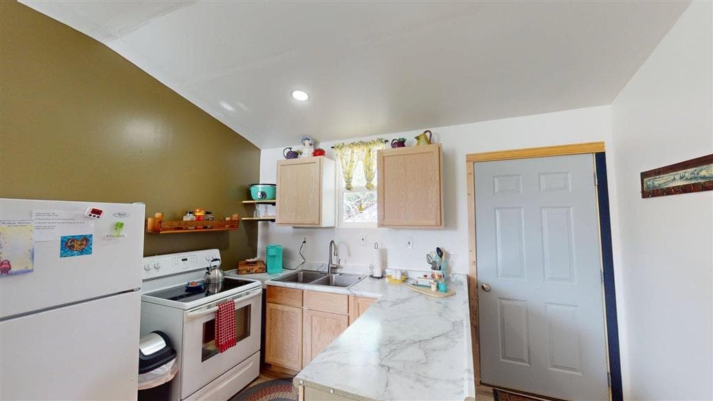 517 S 10th St — photo 9 of 25