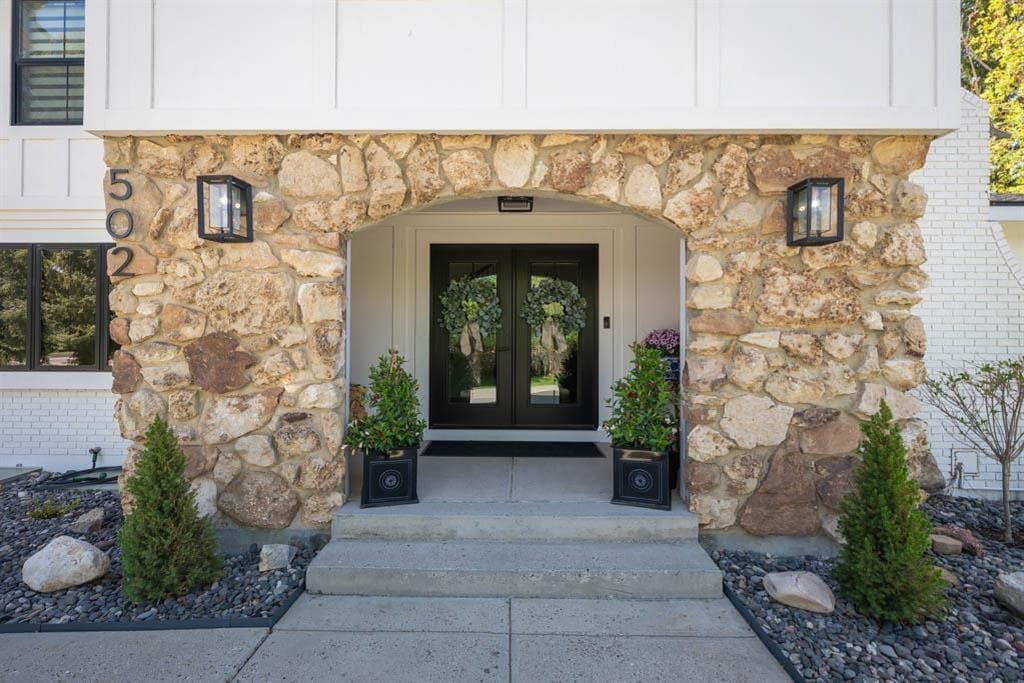 502 Skyline Dr — photo 9 of 25