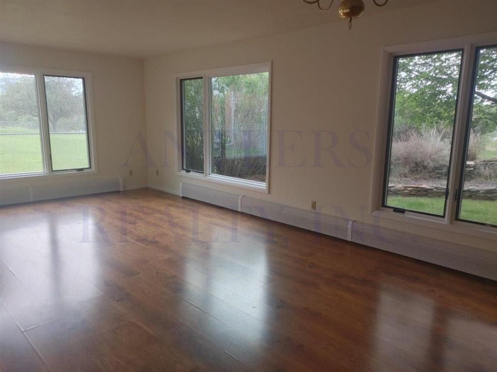 2537 Newton Ave — photo 11 of 17
