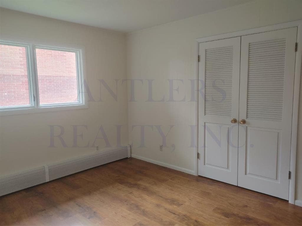 2537 Newton Ave — photo 14 of 17