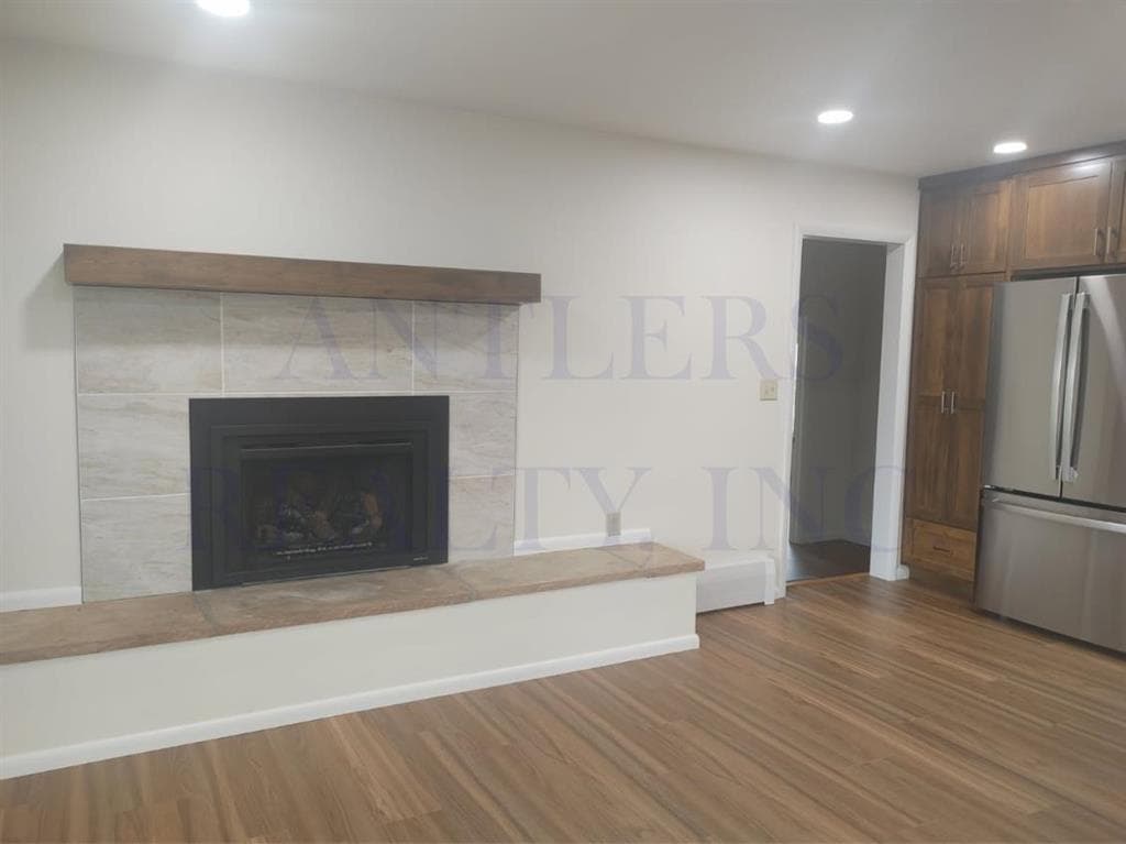 2537 Newton Ave — photo 3 of 17