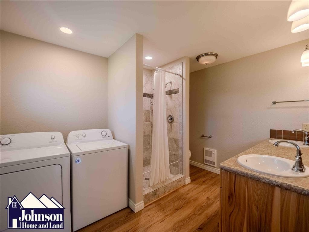 283 E 3rd St — photo 16 of 25