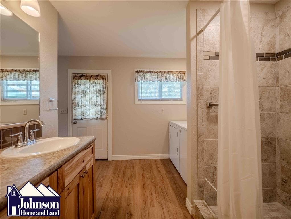 283 E 3rd St — photo 18 of 25